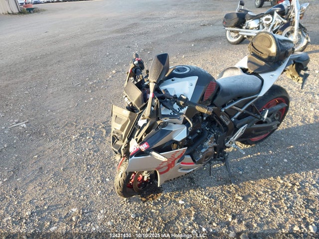 JS1EM13B1R7100202 Suzuki Gsx800 F