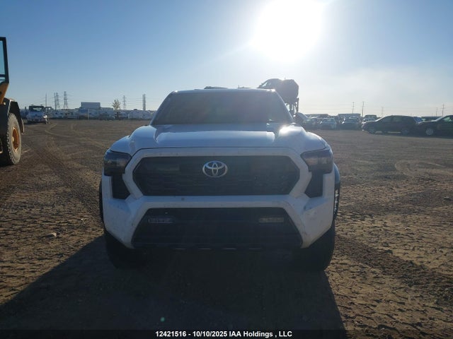 2024 Toyota Tacoma Double Cab/sr5/trd Sport/trd Off Road/ltd მანქანა იყიდება აუქციონზე, vin: 3TYLB5JN7RT042646, აუქციონის ნომერი: 12421516