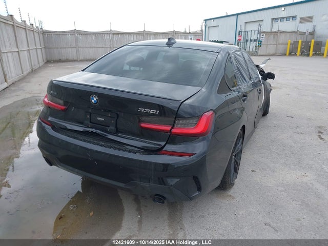 3MW5R7J06M8C14261 BMW 330XI