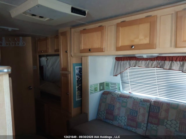 Продажа на аукционе авто 2005 R-vision Trail Cruiser, vin: 4WYH02H2351705872, номер лота: 12421649