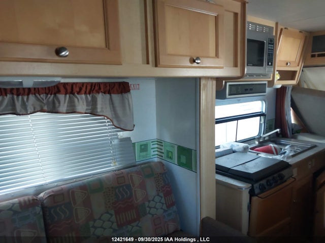 Продажа на аукционе авто 2005 R-vision Trail Cruiser, vin: 4WYH02H2351705872, номер лота: 12421649