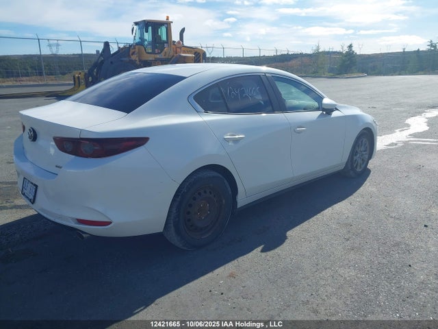 Mazda pe 2019 3MZBPAB7XKM103038 Image 4
