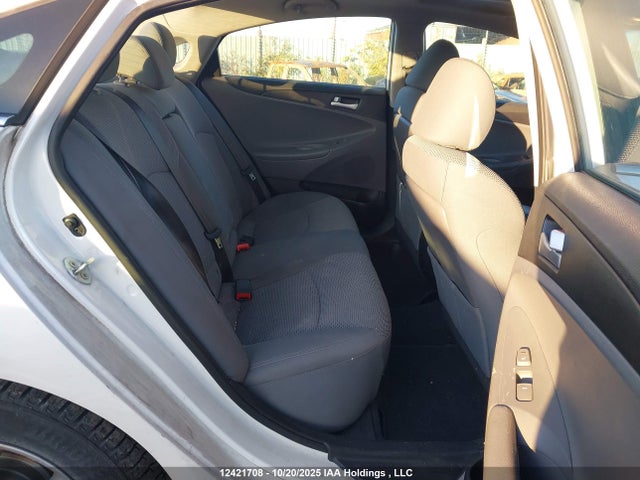 12421708 :رقم المزاد ، 5NPEB4AC3EH856046 vin ، 2014 Hyundai Sonata مزاد بيع