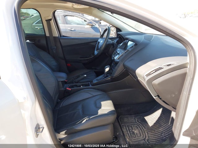 1FADP3N21GL206273 Ford 2016
