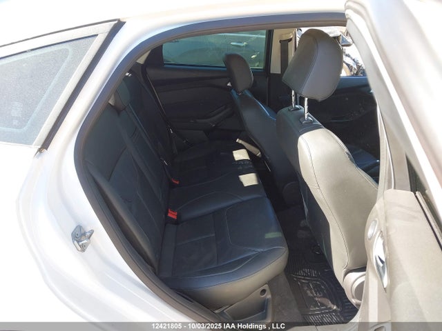 1FADP3N21GL206273 Ford 2016