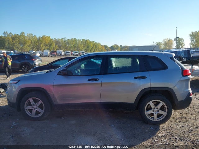 1C4PJLAS4EW321525 Jeep Cherokee