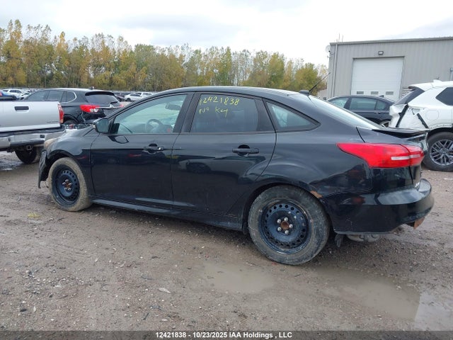 Ford FOCUS SE 2015 1FADP3F20FL272357 Image 3
