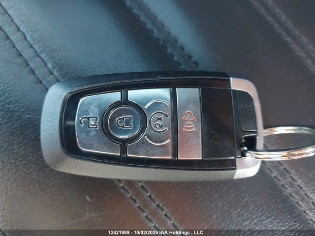 12421989 :رقم المزاد ، 2FMPK4J83HBB99815 vin ، 2017 Ford Edge مزاد بيع