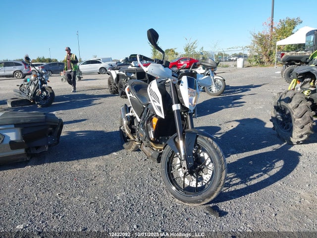KTM 690 Duke 2018 VBKLDV40XJM714557 main image