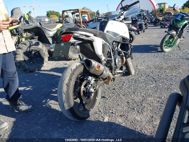 KTM 690 Duke 2018 VBKLDV40XJM714557 Image 4