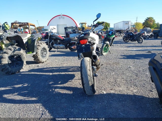 KTM 690 Duke 2018 VBKLDV40XJM714557 Image 6