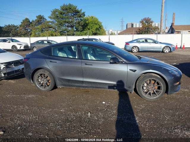 5YJ3E1EB3NF101850 Tesla MODEL 3
