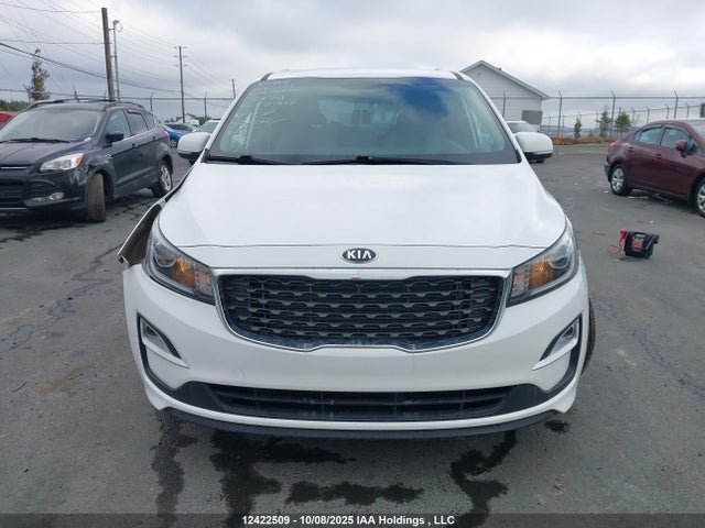 12422509 :رقم المزاد ، KNDMB5C13M6676541 vin ، 2021 Kia Sedona Lx/ex مزاد بيع
