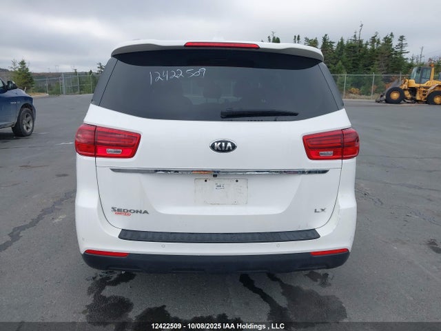12422509 :رقم المزاد ، KNDMB5C13M6676541 vin ، 2021 Kia Sedona Lx/ex مزاد بيع