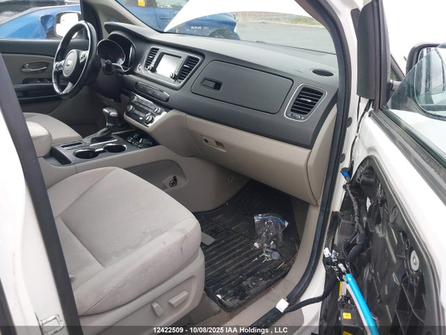 12422509 :رقم المزاد ، KNDMB5C13M6676541 vin ، 2021 Kia Sedona Lx/ex مزاد بيع