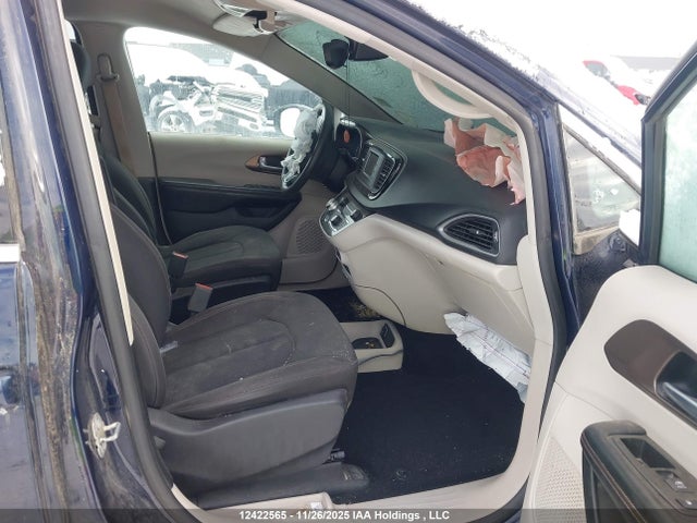 Chrysler Pacifica Lx 2017 2C4RC1CG0HR727072 Image 5