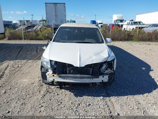 Lincoln MKT 2015 2L1MJ5LK8FBL02486 Image 13