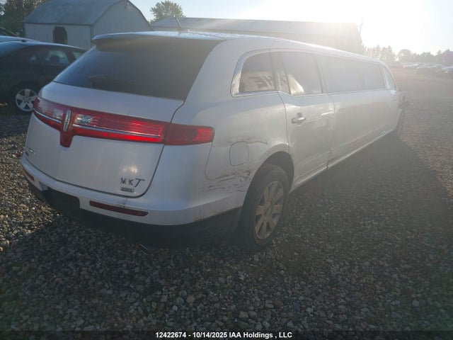 Lincoln MKT 2015 2L1MJ5LK8FBL02486 Image 4