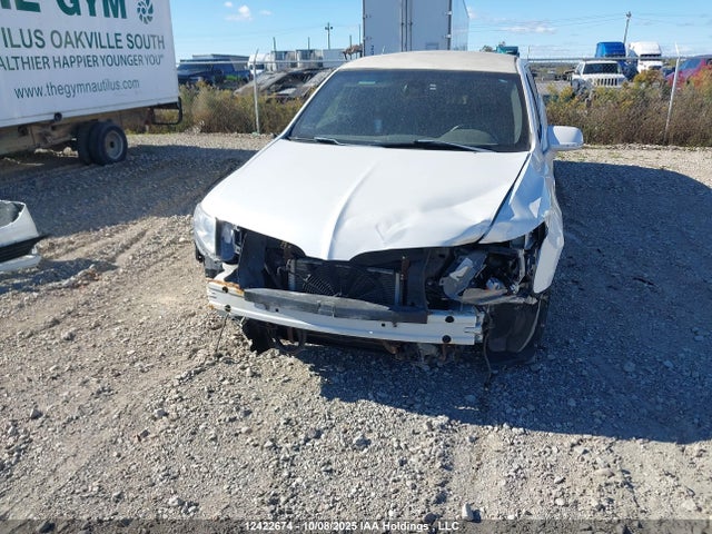 Lincoln MKT 2015 2L1MJ5LK8FBL02486 Image 6