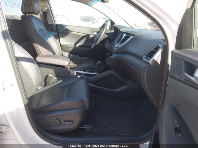 Hyundai 2016 2016 KM8J3CA29GU180235 Image 5