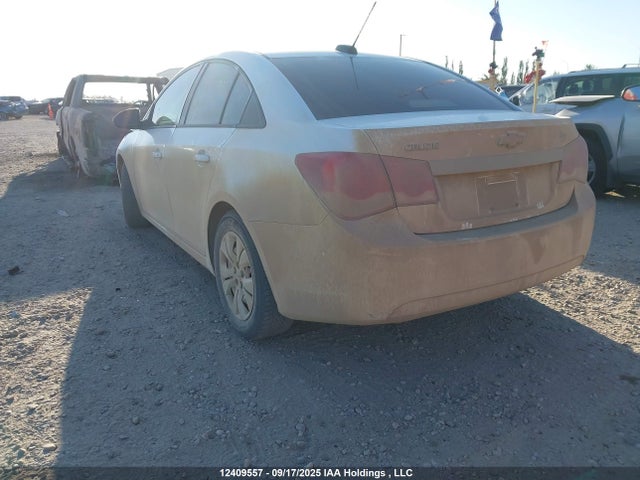 Chevrolet luw 2015 1G1PB5SH0F7272324 Image 3