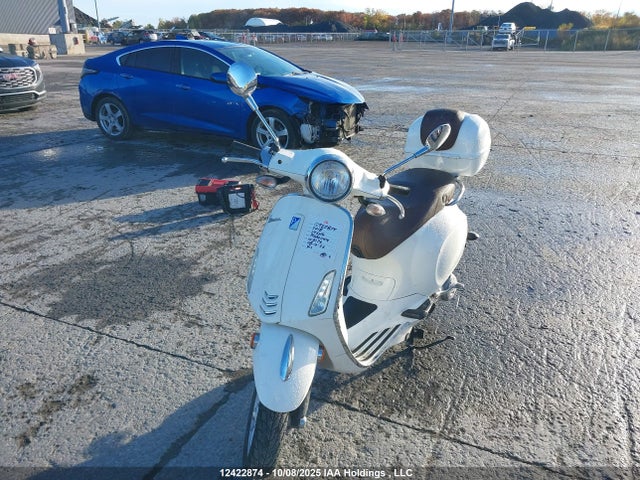 Vespa 2018 2018 ZAPC536B6J5103175 Image 2