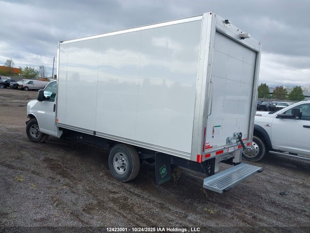 1HA0GSF72SN008260 Chevrolet Express Cutaway Work Van