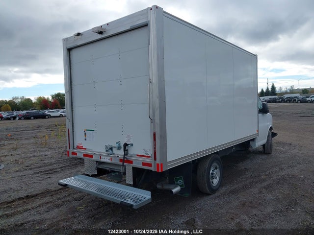 1HA0GSF72SN008260 Chevrolet Express Cutaway Work Van