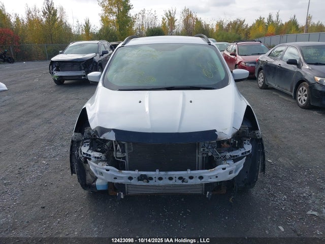 1FMCU0GX8GUB17568 Ford Escape