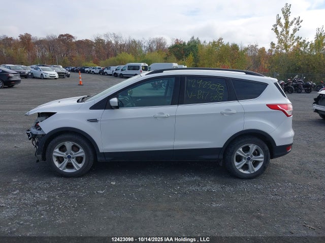 1FMCU0GX8GUB17568 Ford Escape