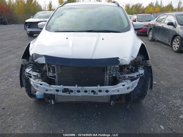 1FMCU0GX8GUB17568 Ford Escape