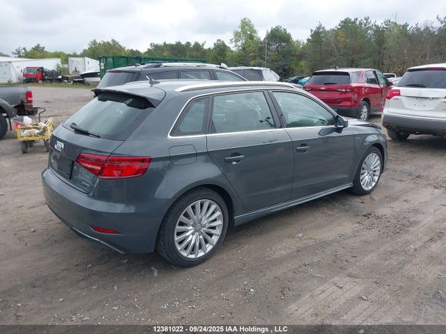 Audi A3 2018 WAUSPBFF1JA078338 Image 4