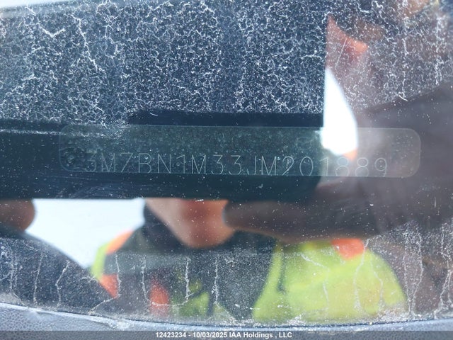 3MZBN1M33JM201889 Mazda py