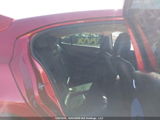 3MZBN1M33JM201889 Mazda py