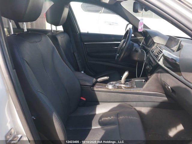 WBA8D9G5XHNU59240 BMW 330I