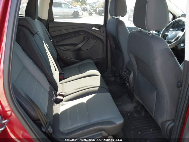 1FMCU0GX7GUB49220 Ford ESCAPE SE
