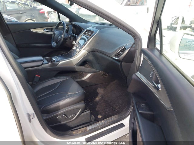 2LMPJ8LPXHBL17930 Lincoln 2.7l gtdi