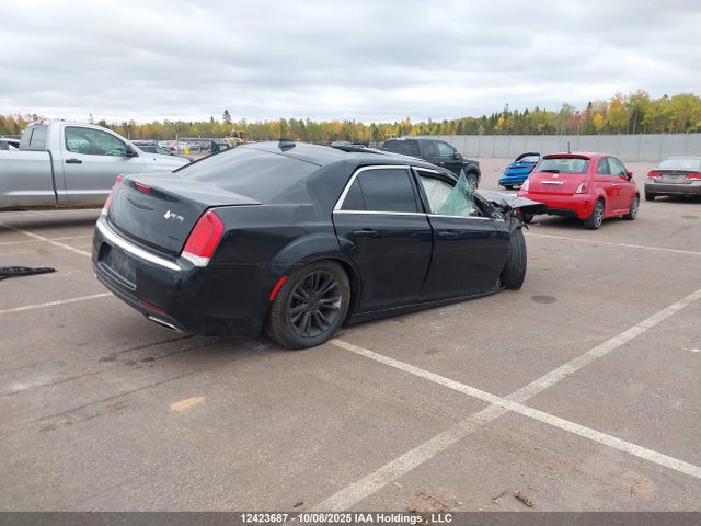 2019 Chrysler 300 Touring მანქანა იყიდება აუქციონზე, vin: 2C3CCAAG4KH594682, აუქციონის ნომერი: 12423687