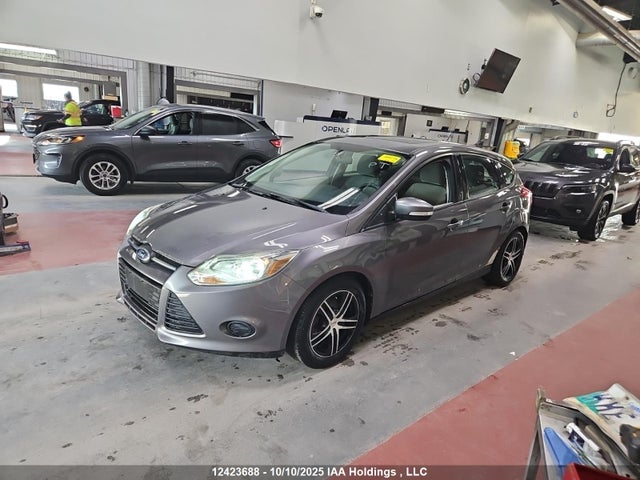 Ford Focus 2014 1FADP3K2XEL200957 Image 2