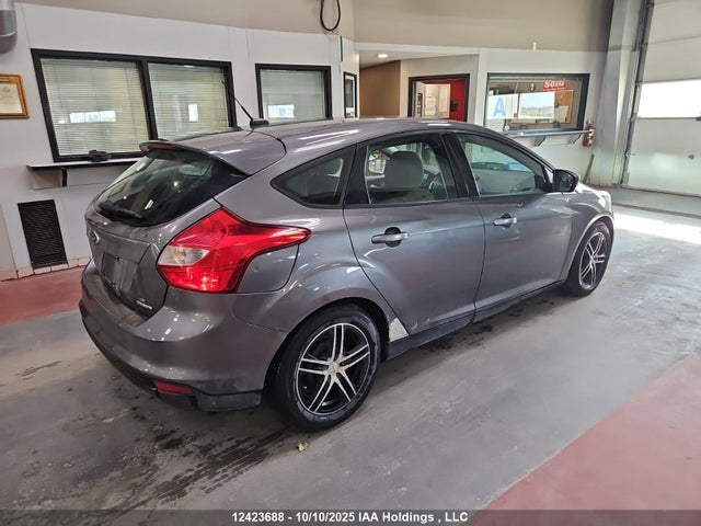 Ford Focus 2014 1FADP3K2XEL200957 Image 3