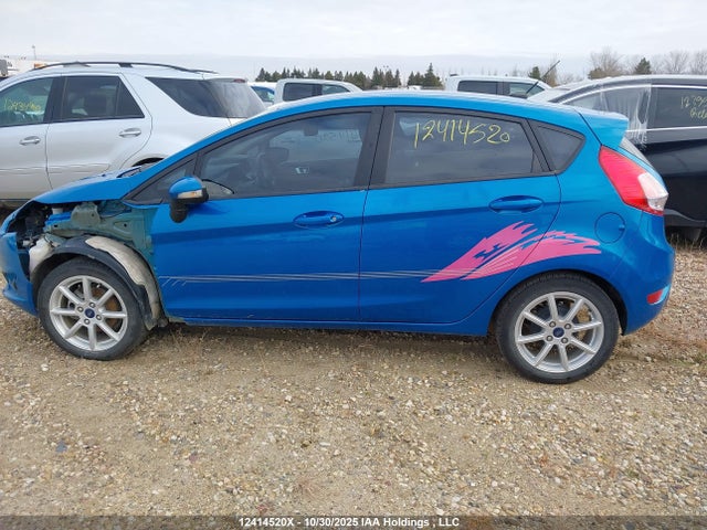 12414520 :رقم المزاد ، 3FADP4EJXFM217623 vin ، 2015 Ford Fiesta Se مزاد بيع