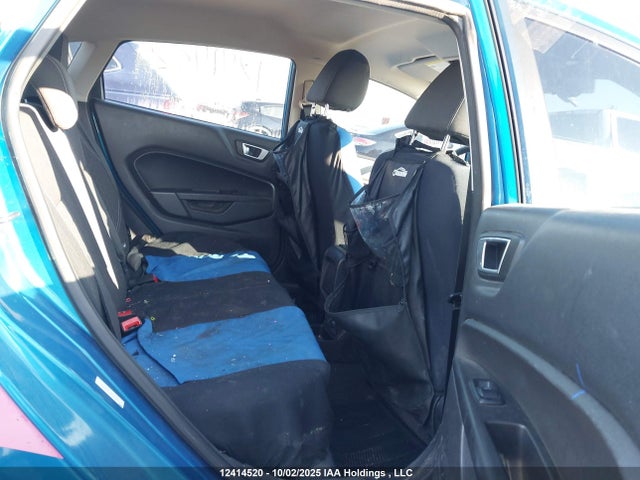 12414520 :رقم المزاد ، 3FADP4EJXFM217623 vin ، 2015 Ford Fiesta Se مزاد بيع