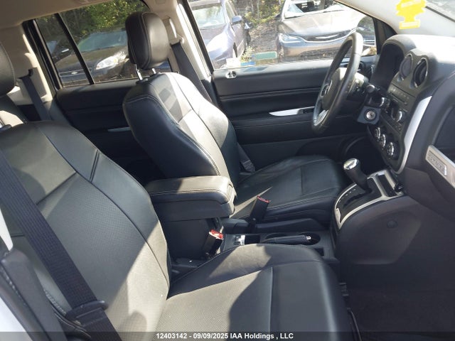 Jeep 2014 2014 1C4NJDCB8ED502083 Image 5