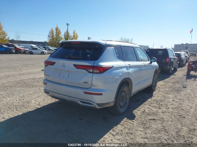 JA4J4UA88NZ605272 Mitsubishi Outlander Se/black Edition