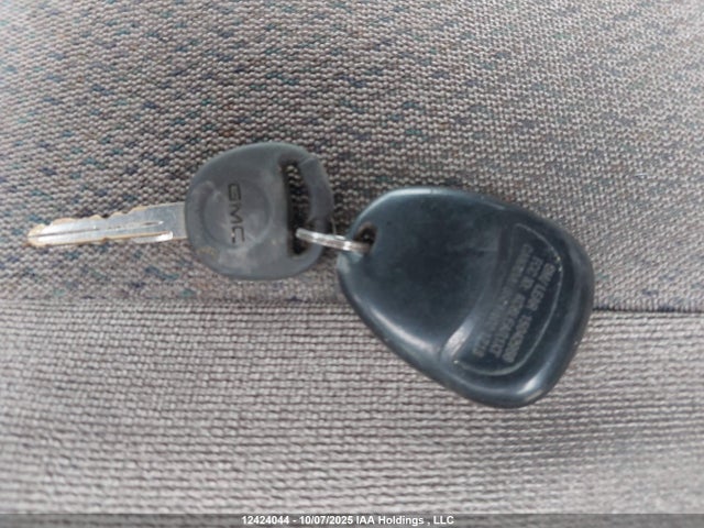 12424044 :رقم المزاد ، 1GKDM19X05B506326 vin ، 2005 Gmc Safari Sl/sle/slt مزاد بيع