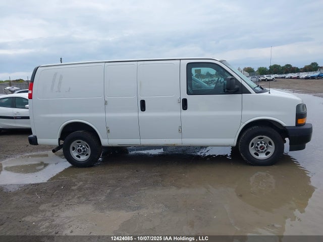 GMC lv1 - spark ignited direct injection, variable valve timing, e85 max, iron 2019 1GTW7AFP1K1141995 Image 13