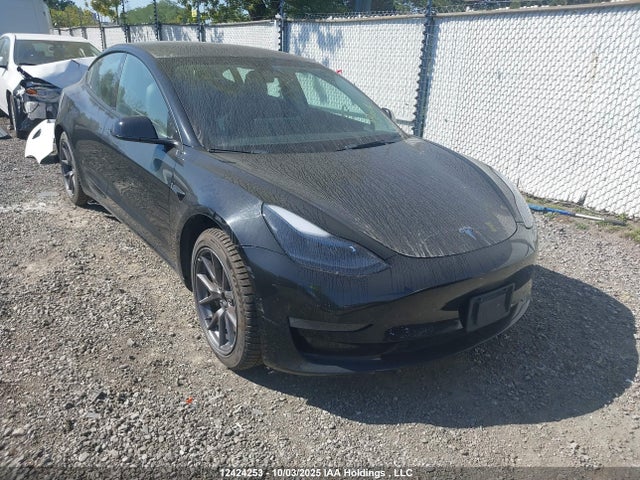 12424253 :رقم المزاد ، 5YJ3E1EA1NF258168 vin ، 2022 Tesla Model 3 مزاد بيع
