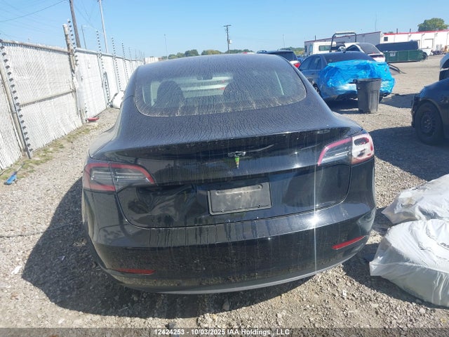 12424253 :رقم المزاد ، 5YJ3E1EA1NF258168 vin ، 2022 Tesla Model 3 مزاد بيع