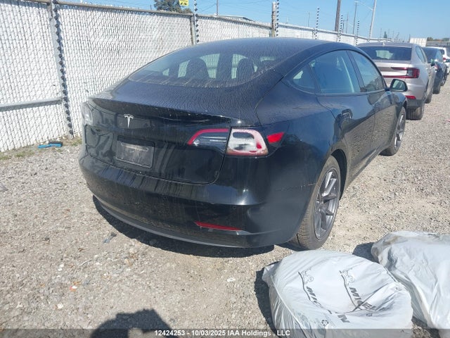 12424253 :رقم المزاد ، 5YJ3E1EA1NF258168 vin ، 2022 Tesla Model 3 مزاد بيع