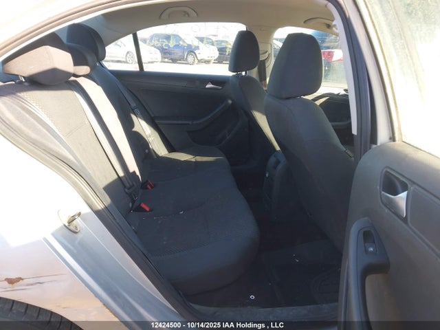 3VW2K7AJ6EM361074 Volkswagen JETTA S